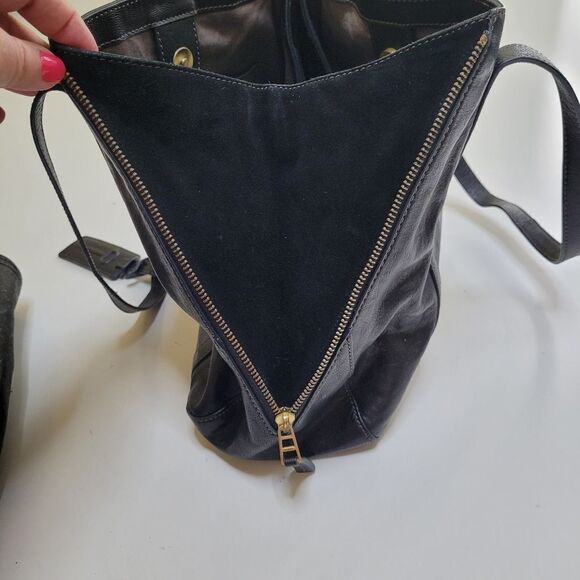 FOSSIL EXPANDABLE ZIP LEATHER BLACK TRIANGLE PURSE SHOULDER TRAVEL BAG - Picture 5 of 15